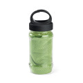 ARTX PLUS. Conjunto que incluye una botella hecha en PP y PET y una toalla refrescante deportiva de poliamida y poliéster