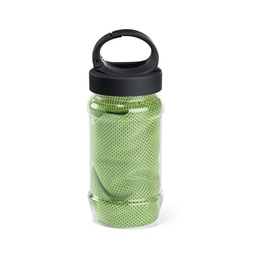 ARTX PLUS. Conjunto que incluye una botella hecha en PP y PET y una toalla refrescante deportiva de poliamida y poliéster